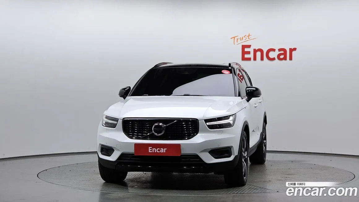 Volvo XC40 — фото 2
