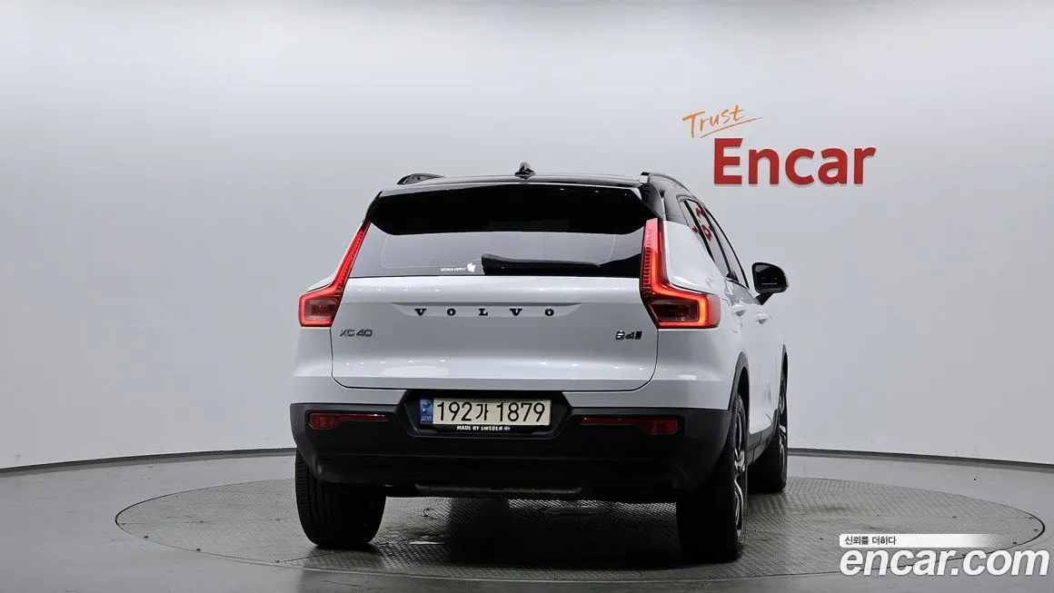 Volvo XC40 — фото 3