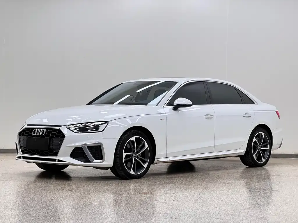 Audi A4L — фото 1