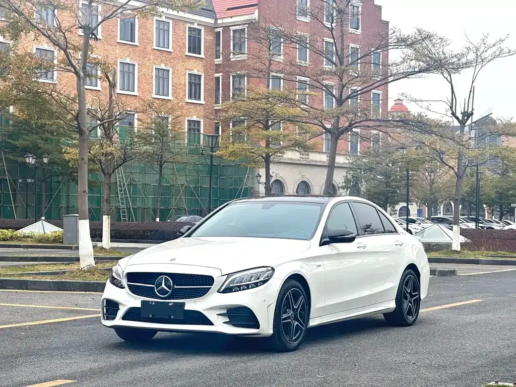 Mercedes-Benz C-Class — фото 1