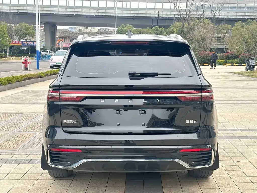 Geely Xingyue L — фото 6