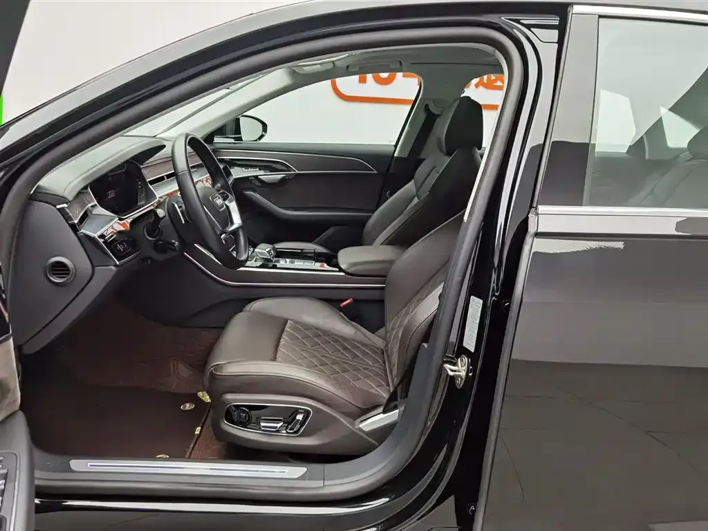 Audi A8 2022 из CN, фото 7