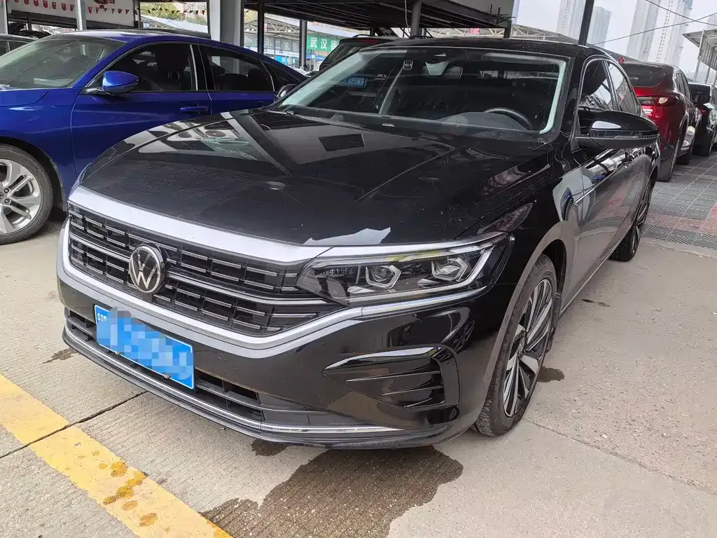 Volkswagen Passat — фото 1