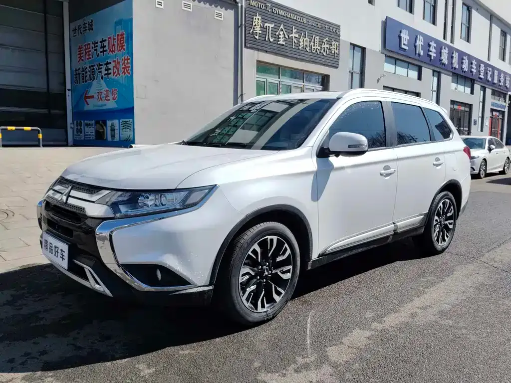 Mitsubishi Outlander 2021 из CN, фото 1