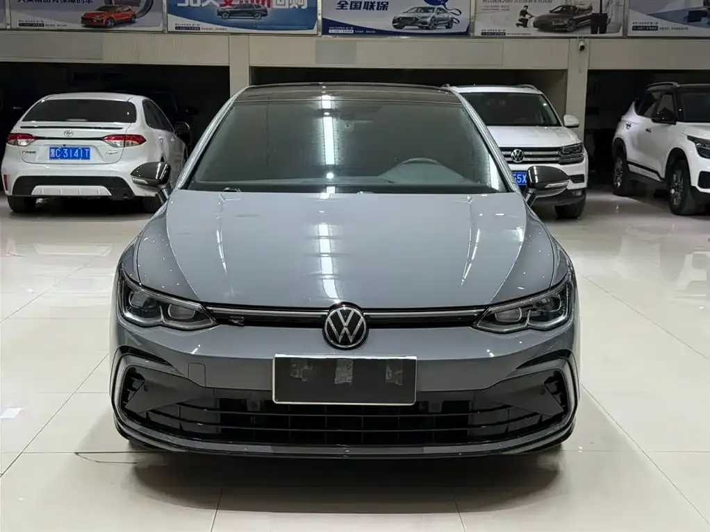 Volkswagen Golf — фото 10