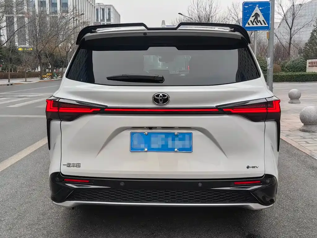 Toyota Granvia 2025 из CN, фото 3