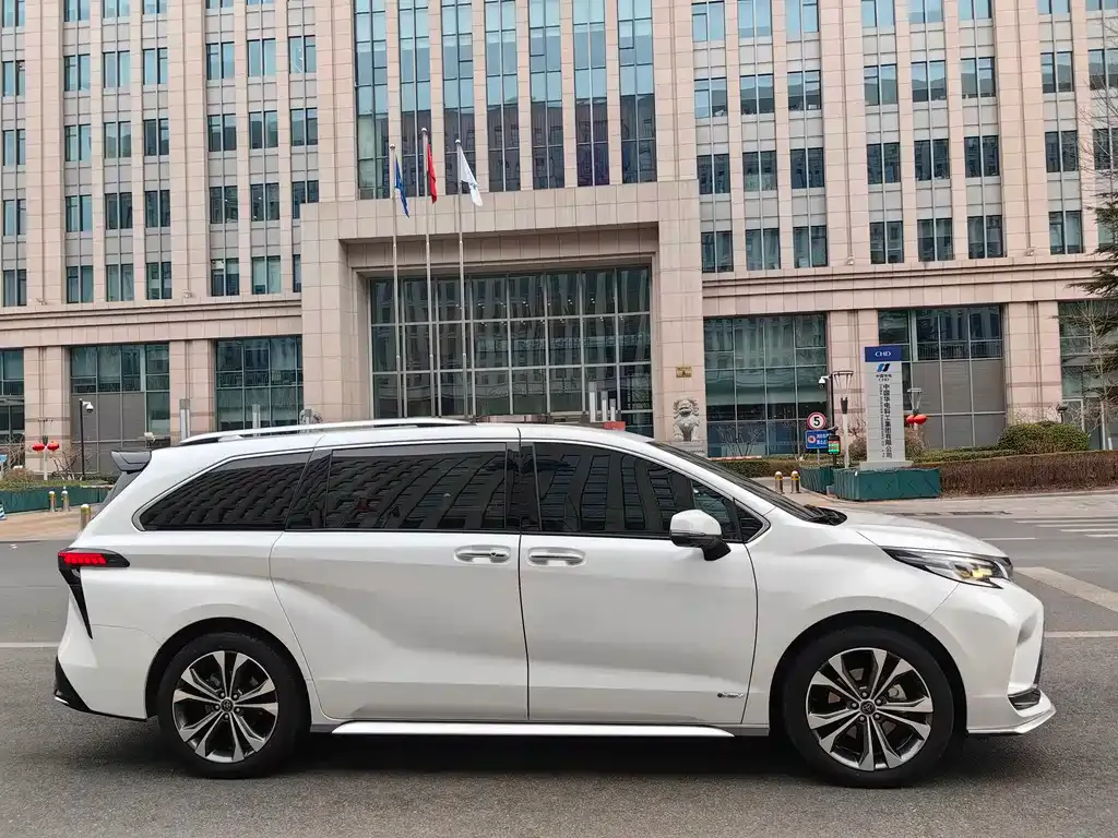 Toyota Granvia 2025 из CN, фото 6