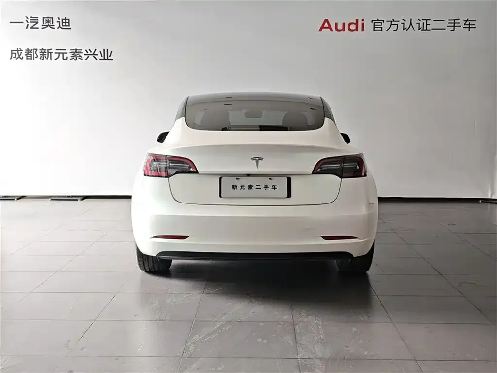 Tesla Model 3 — фото 4