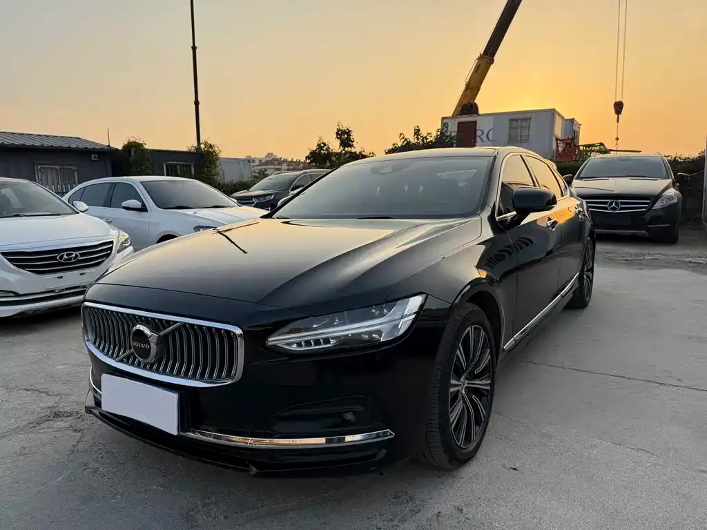 Volvo S90