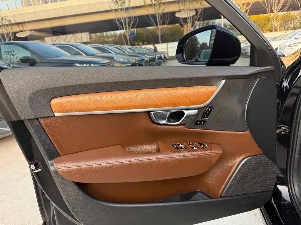 Volvo S90 2021 из CN, фото 5