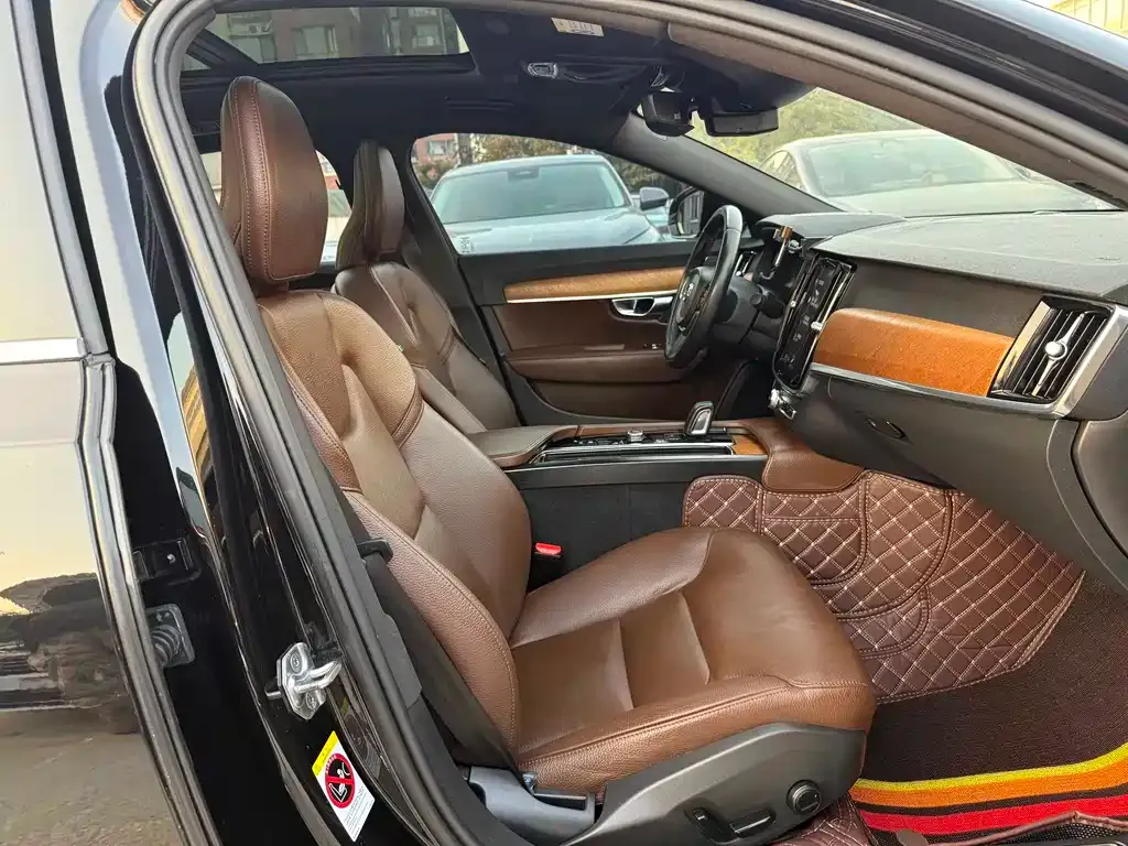 Volvo S90 2021 из CN, фото 4