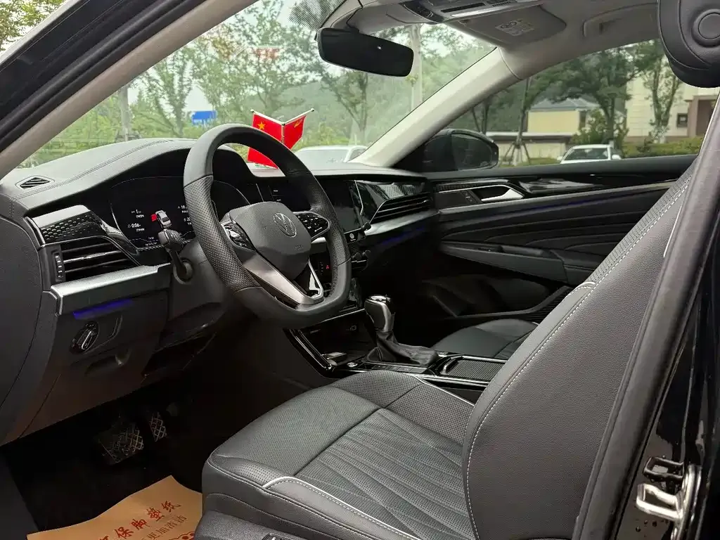 Volkswagen Passat 2023 из CN, фото 2