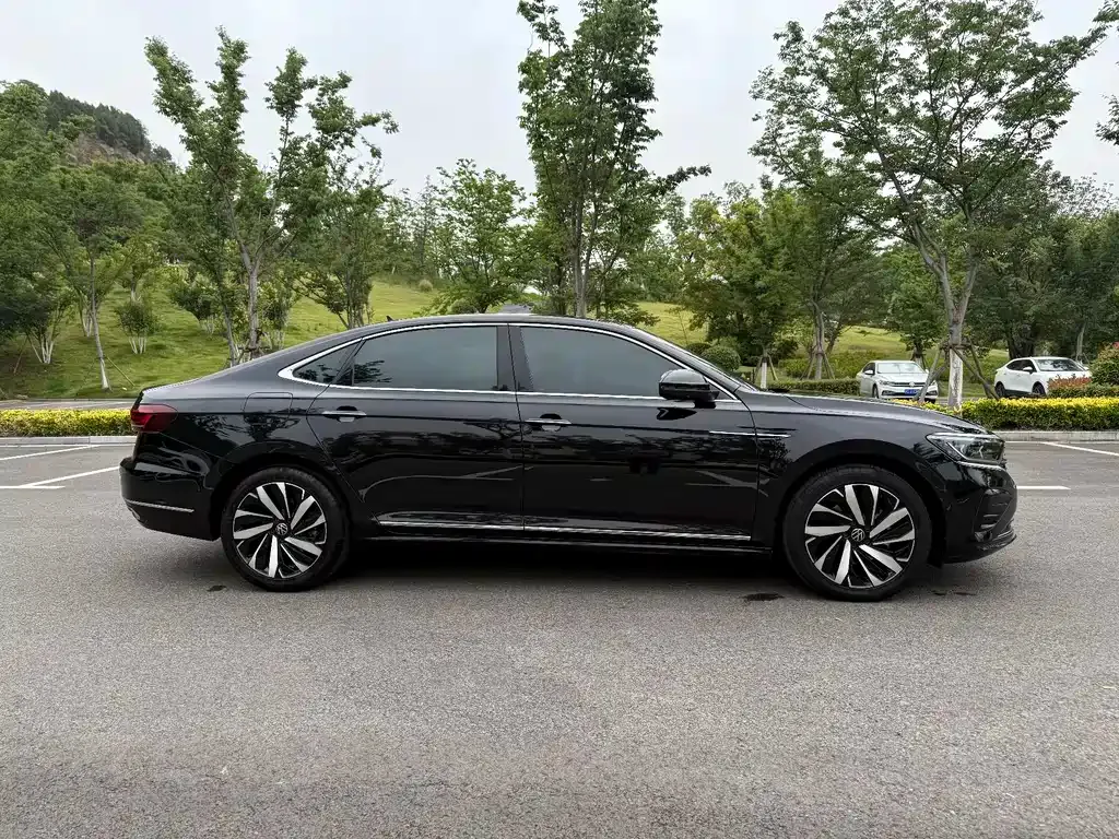 Volkswagen Passat 2023 из CN, фото 8