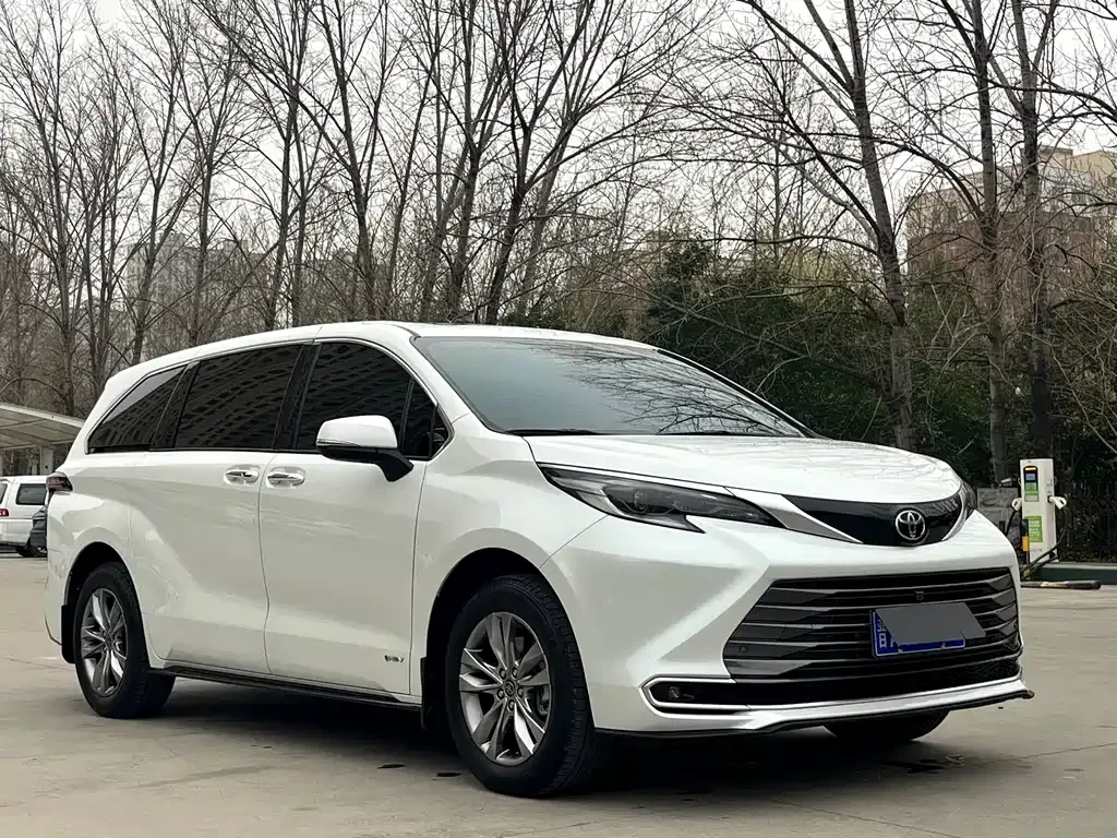 Toyota Sienna 2024 из CN, фото 10
