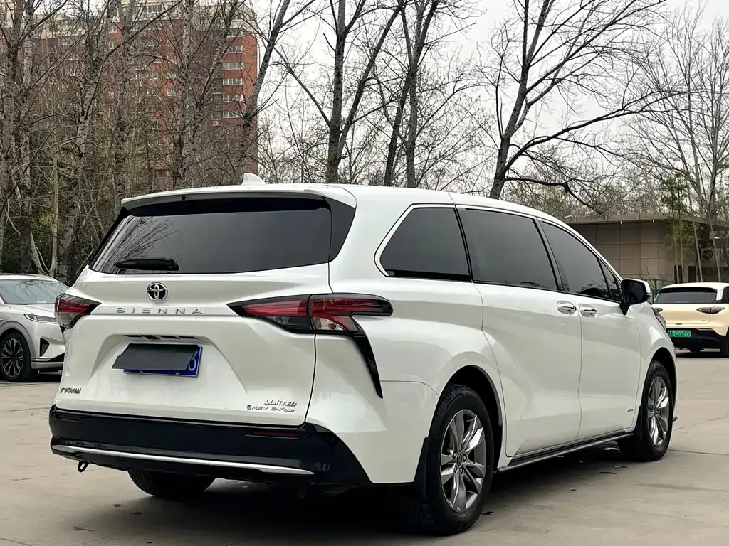 Toyota Sienna 2024 из CN, фото 7