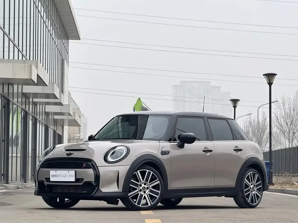 MINI Cooper (3-door) 2024 из CN, фото 1