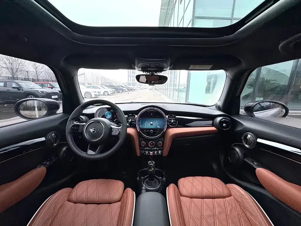 MINI Cooper (3-door) 2024 из CN, фото 6