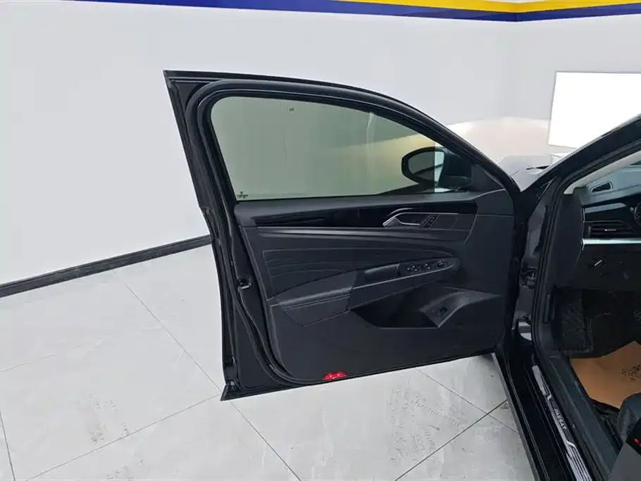Volkswagen Passat 2022 из CN, фото 4