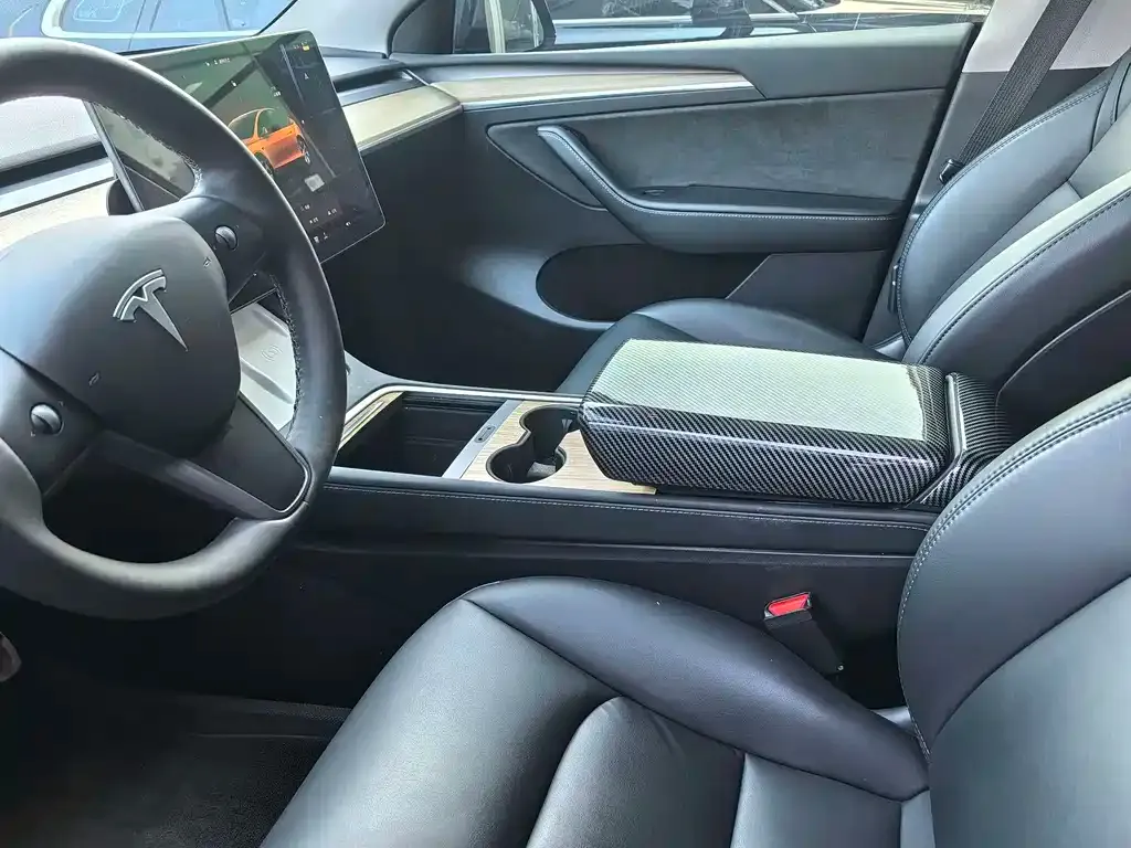 Tesla Model Y — фото 7