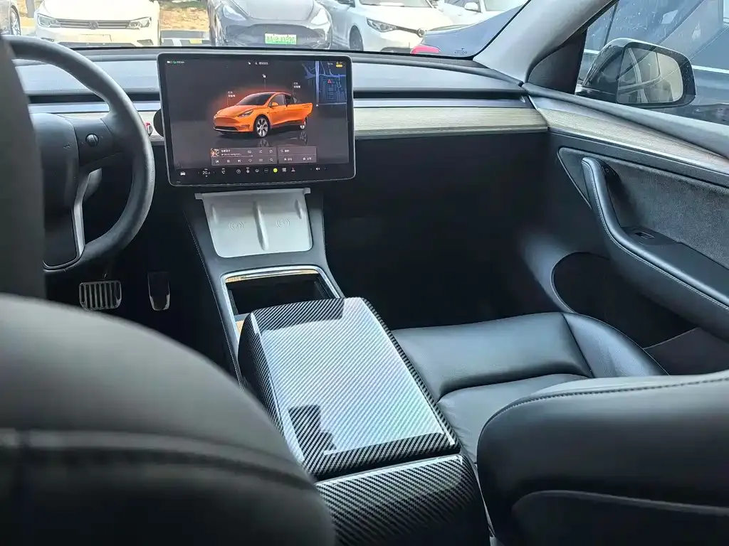 Tesla Model Y — фото 4