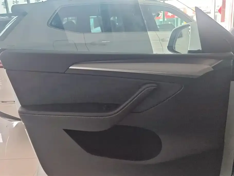 Tesla Model Y 2024 из CN, фото 8
