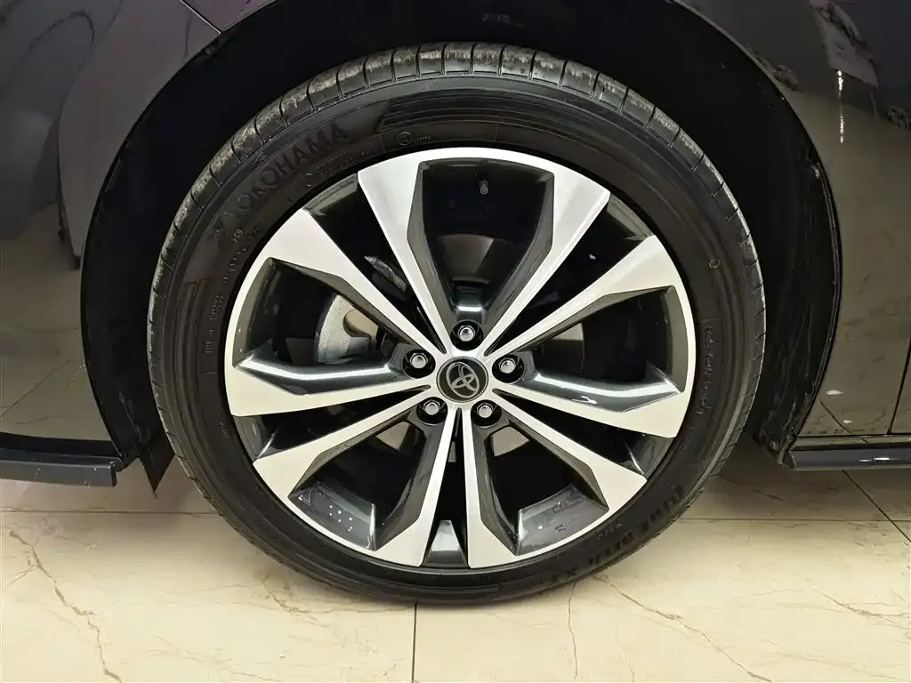 Toyota Granvia 2023 из CN, фото 7