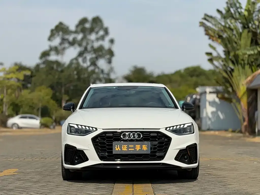 Audi A4L 2022 из CN, фото 4