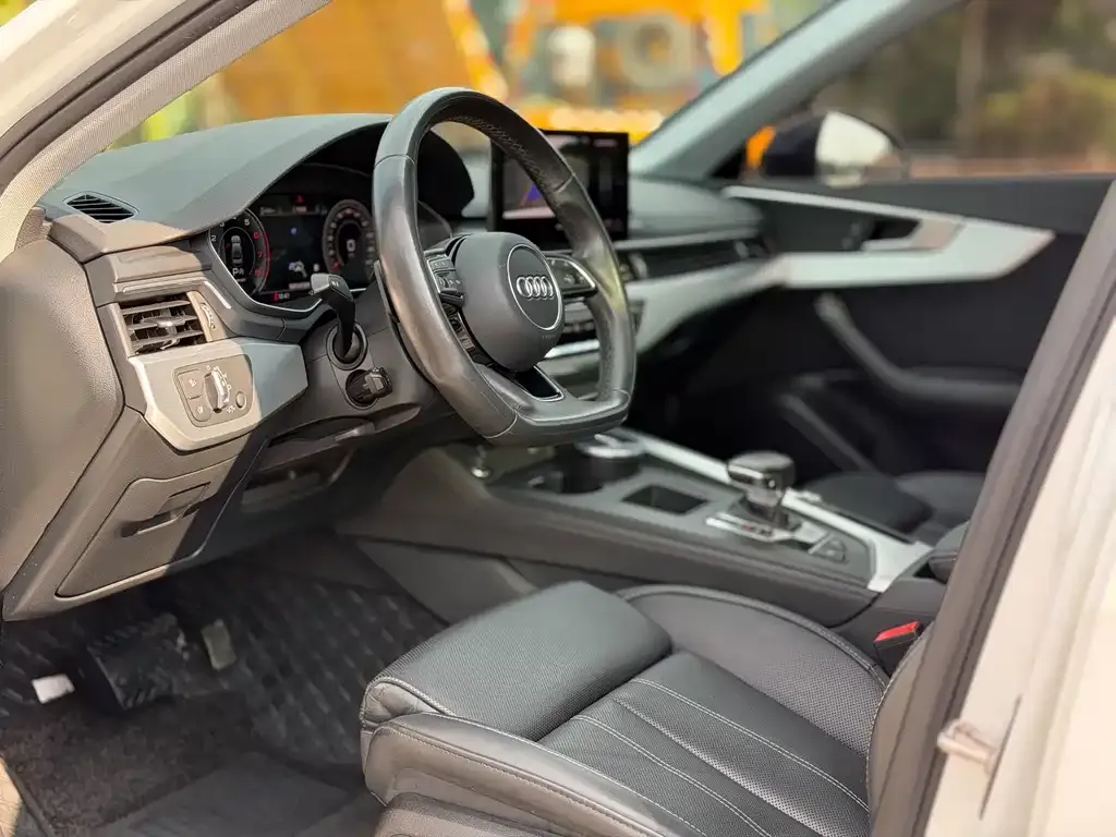 Audi A4L 2022 из CN, фото 9