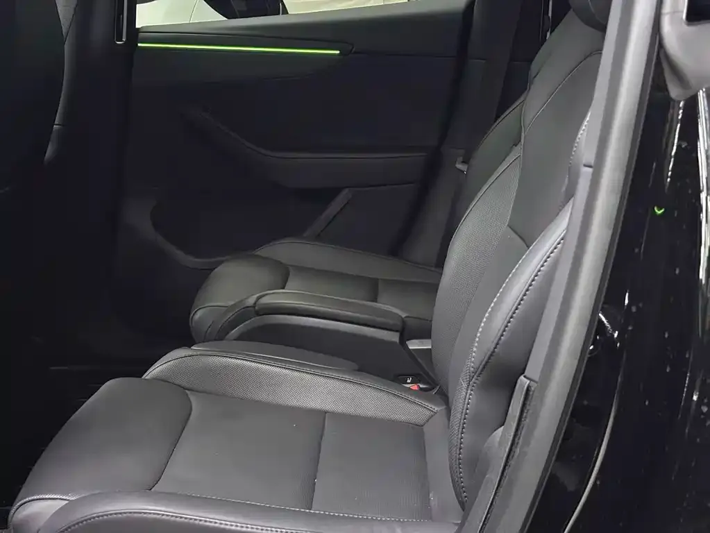 Tesla Model Y L 2025 из CN, фото 3