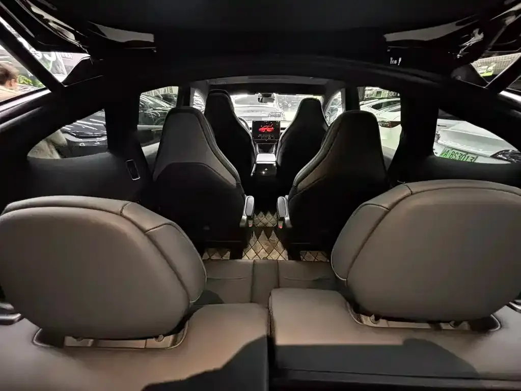 Tesla Model Y L 2025 из CN, фото 2