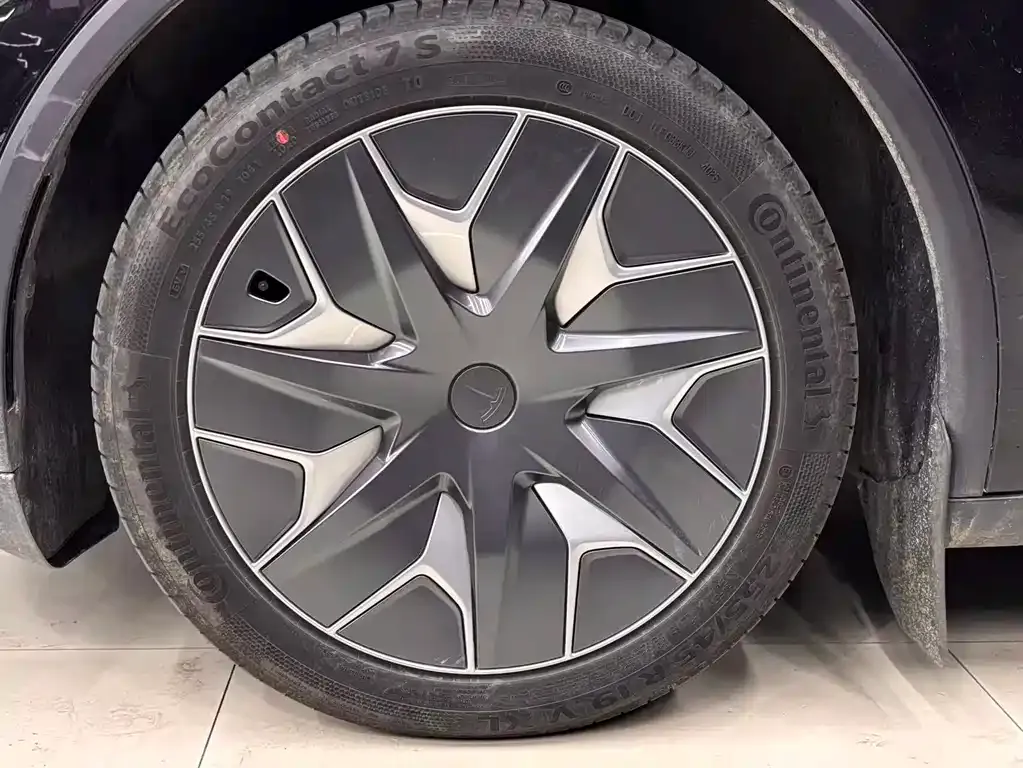 Tesla Model Y L 2025 из CN, фото 5