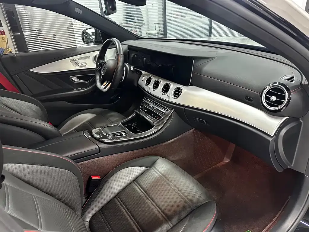 Mercedes-Benz E-Class AMG — фото 10