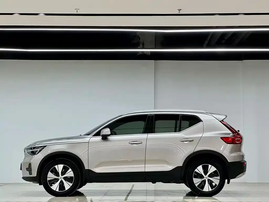 Volvo XC40 2024 из CN, фото 4