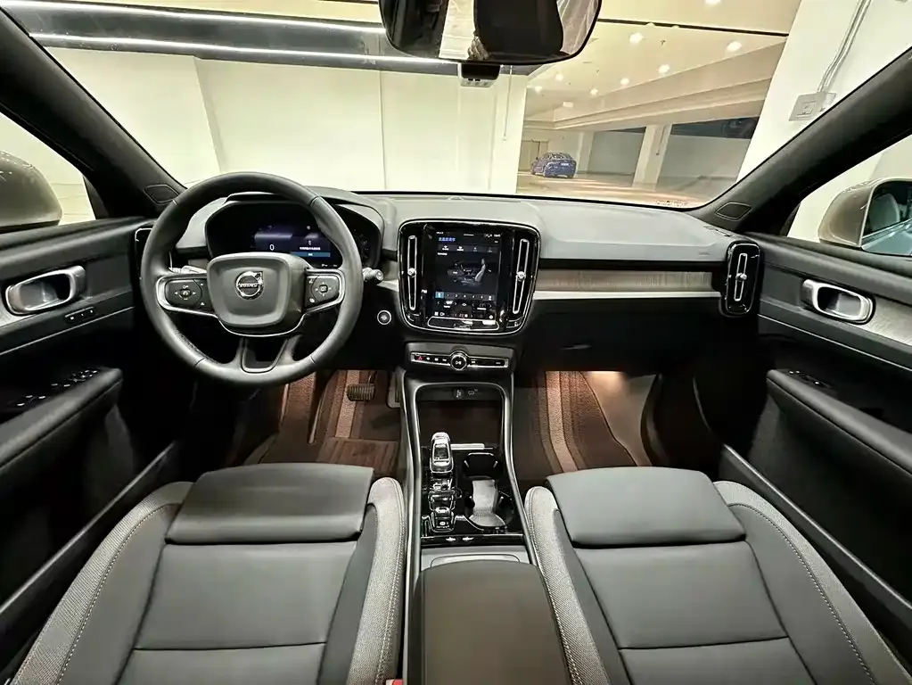 Volvo XC40 2024 из CN, фото 6