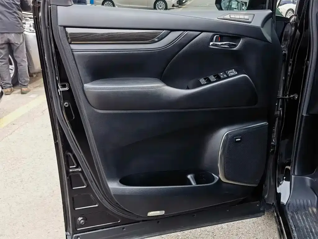 Lexus LM 2021 из CN, фото 6