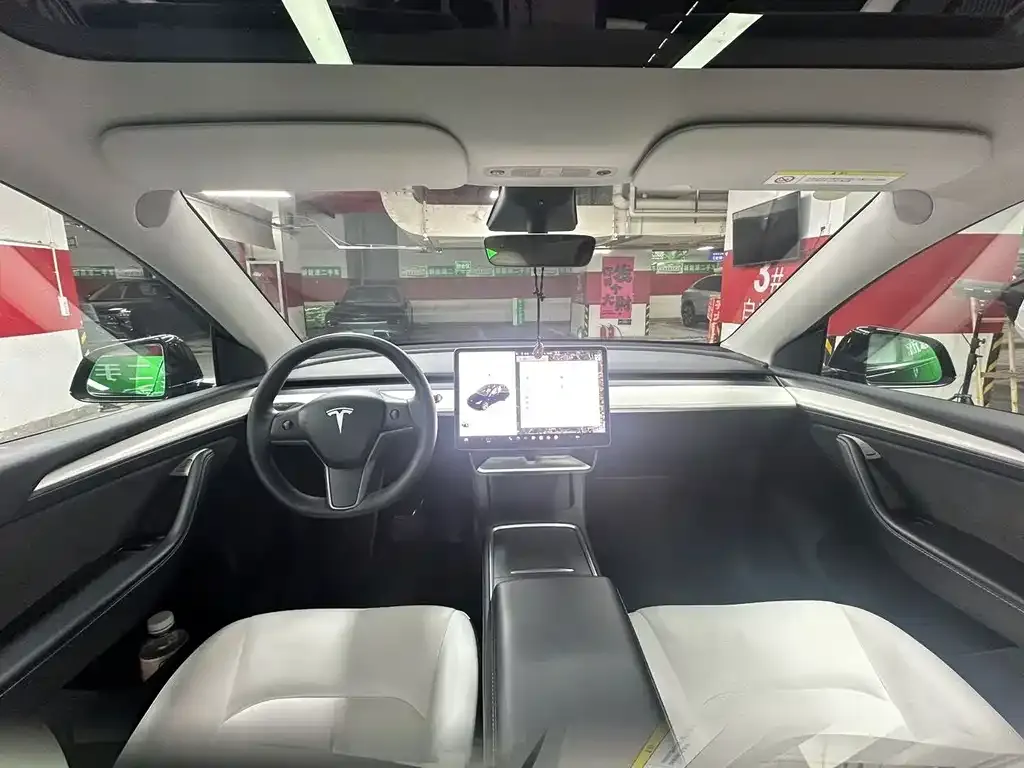 Tesla Model Y — фото 2