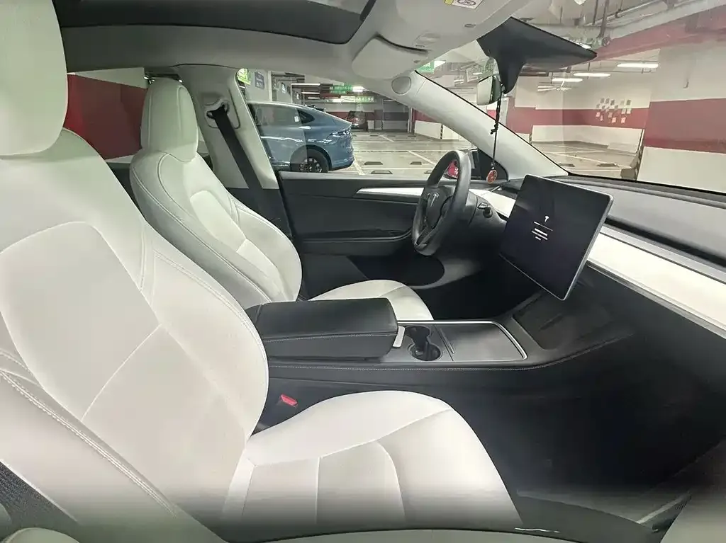 Tesla Model Y — фото 7