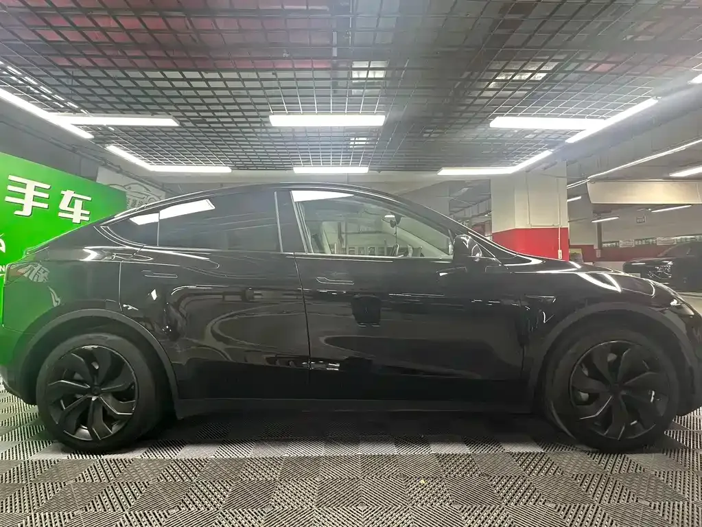 Tesla Model Y — фото 5