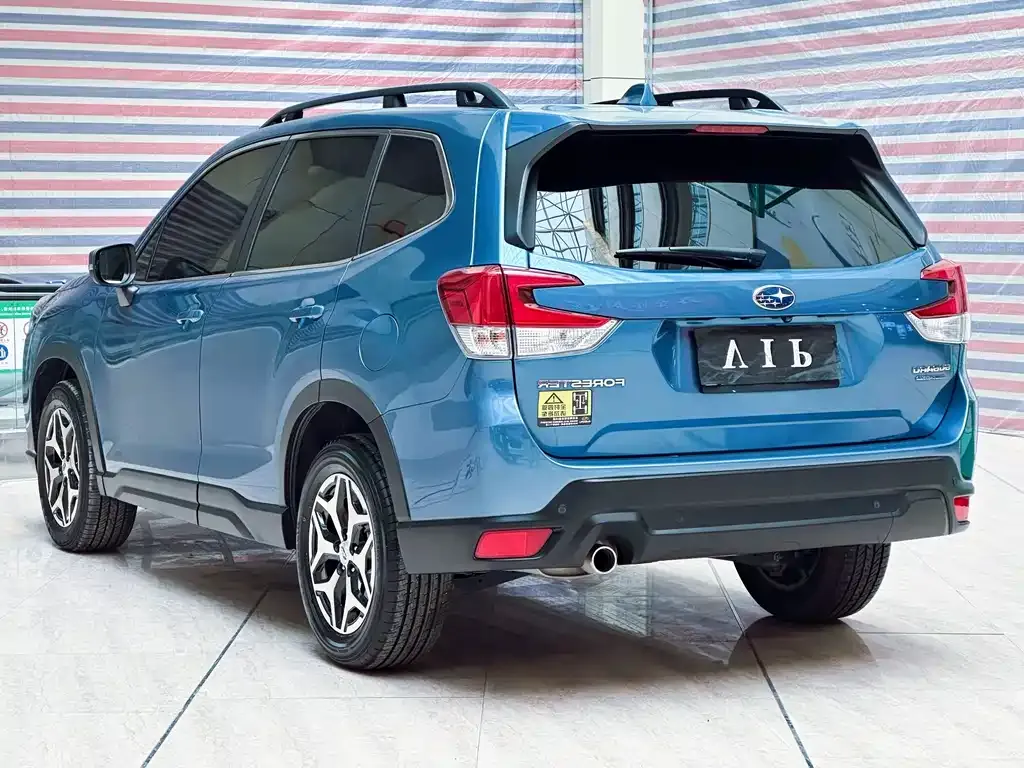 Subaru Forester — фото 4