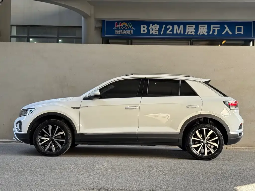 Volkswagen T-Roc 2023 из CN, фото 8