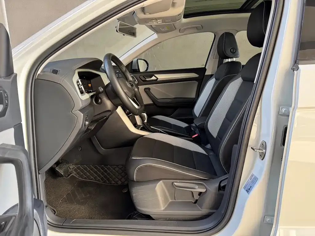 Volkswagen T-Roc 2023 из CN, фото 4