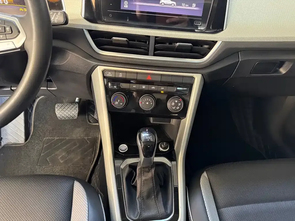 Volkswagen T-Roc 2023 из CN, фото 9