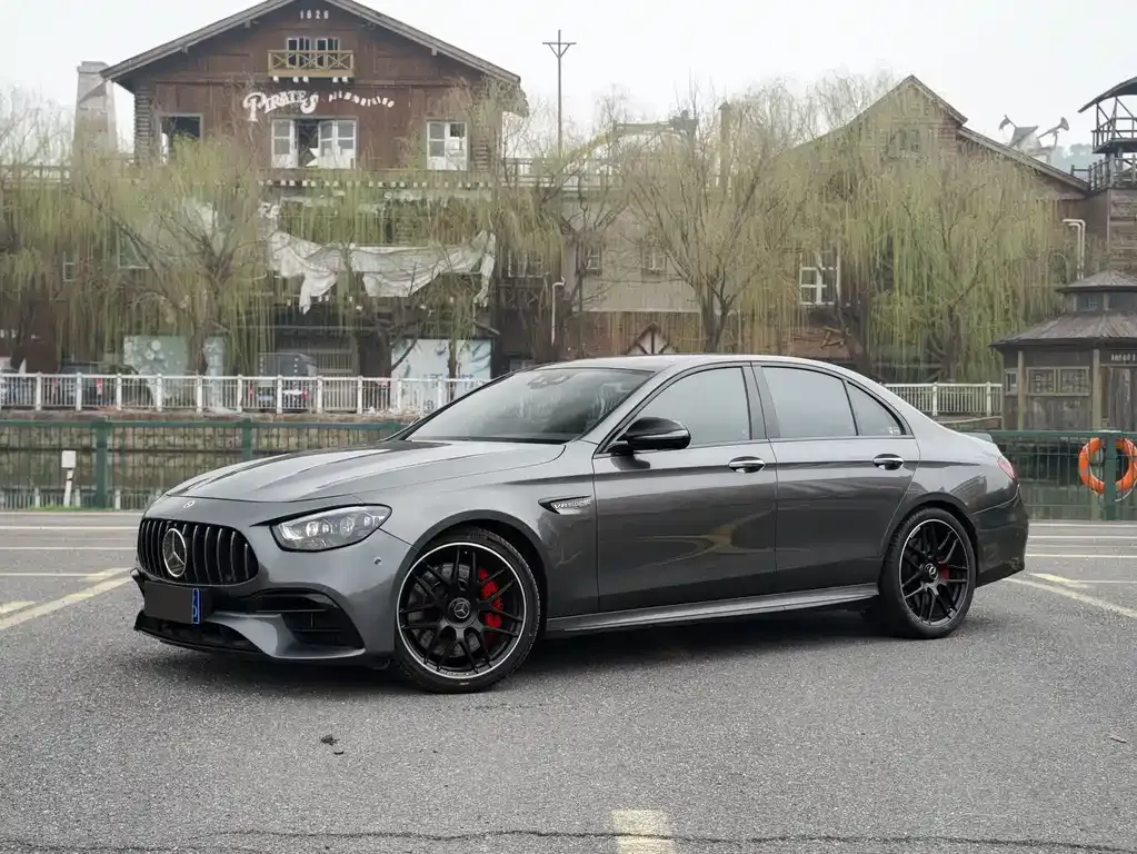 Mercedes-Benz E-Class AMG — фото 1