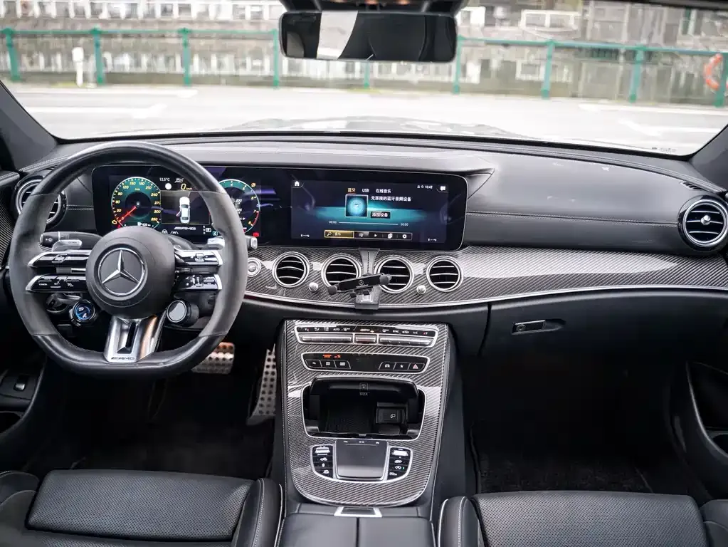 Mercedes-Benz E-Class AMG — фото 9