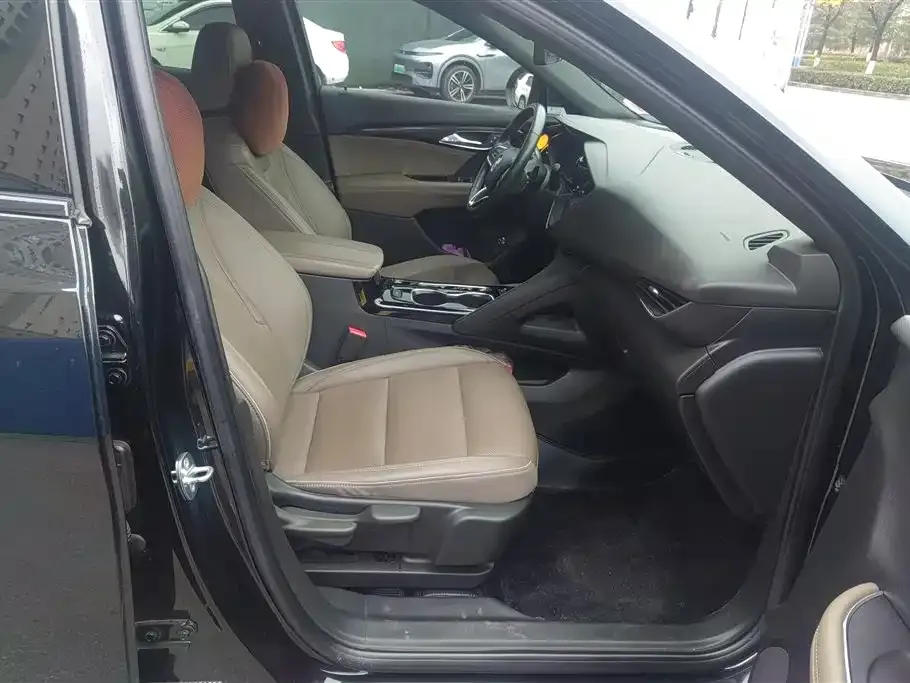Buick Envision Plus — фото 6