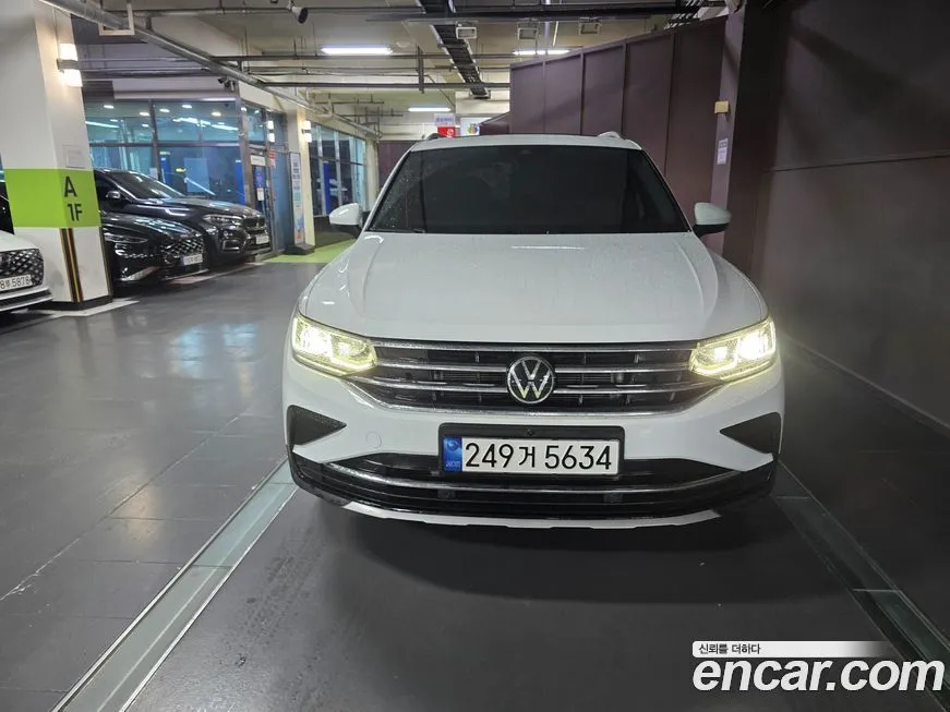 Volkswagen Tiguan — фото 1