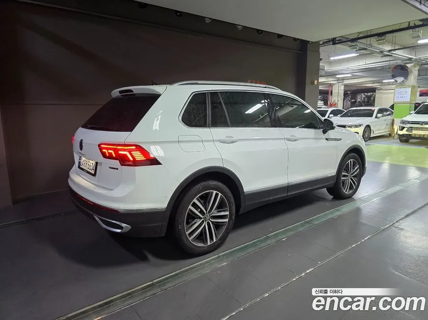 Volkswagen Tiguan — фото 9