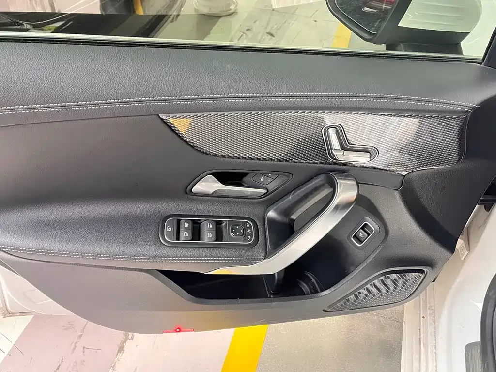 Mercedes-Benz A-Class 2023 из CN, фото 10