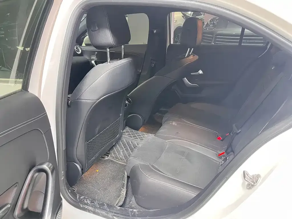 Mercedes-Benz A-Class 2023 из CN, фото 2