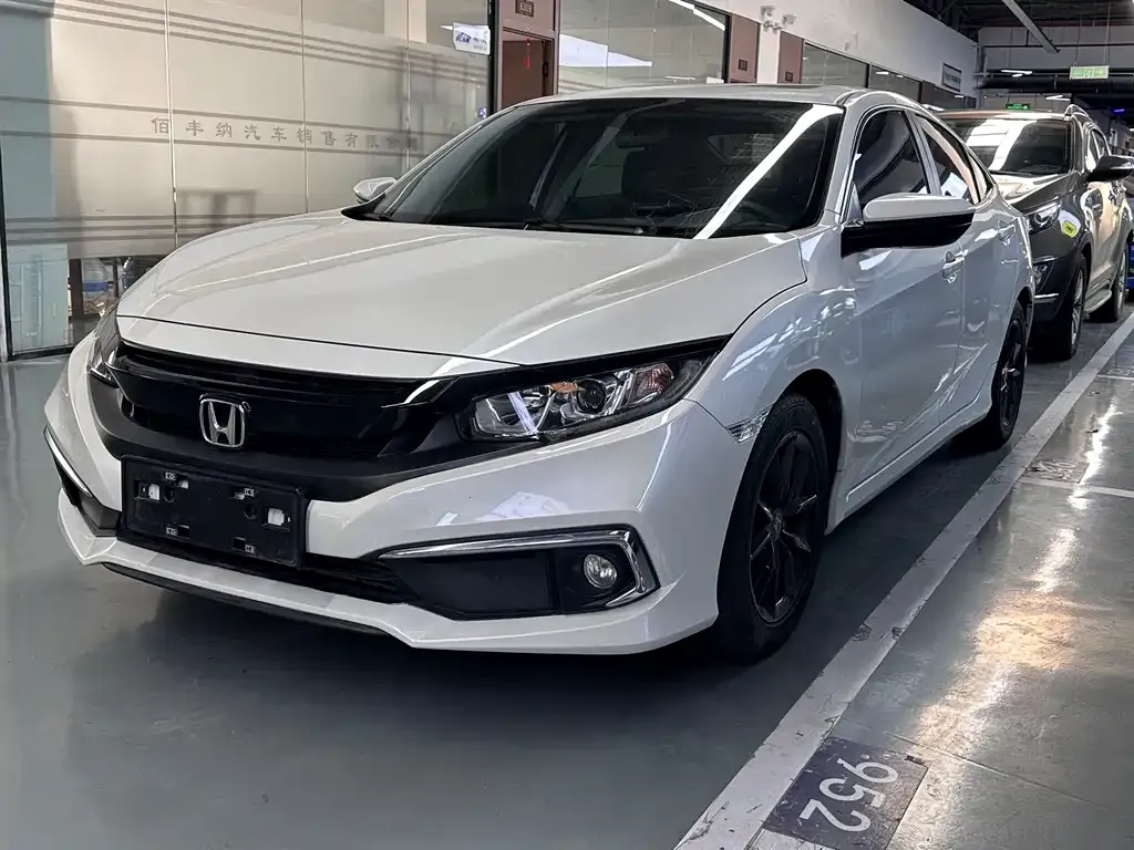 Honda Civic — фото 1